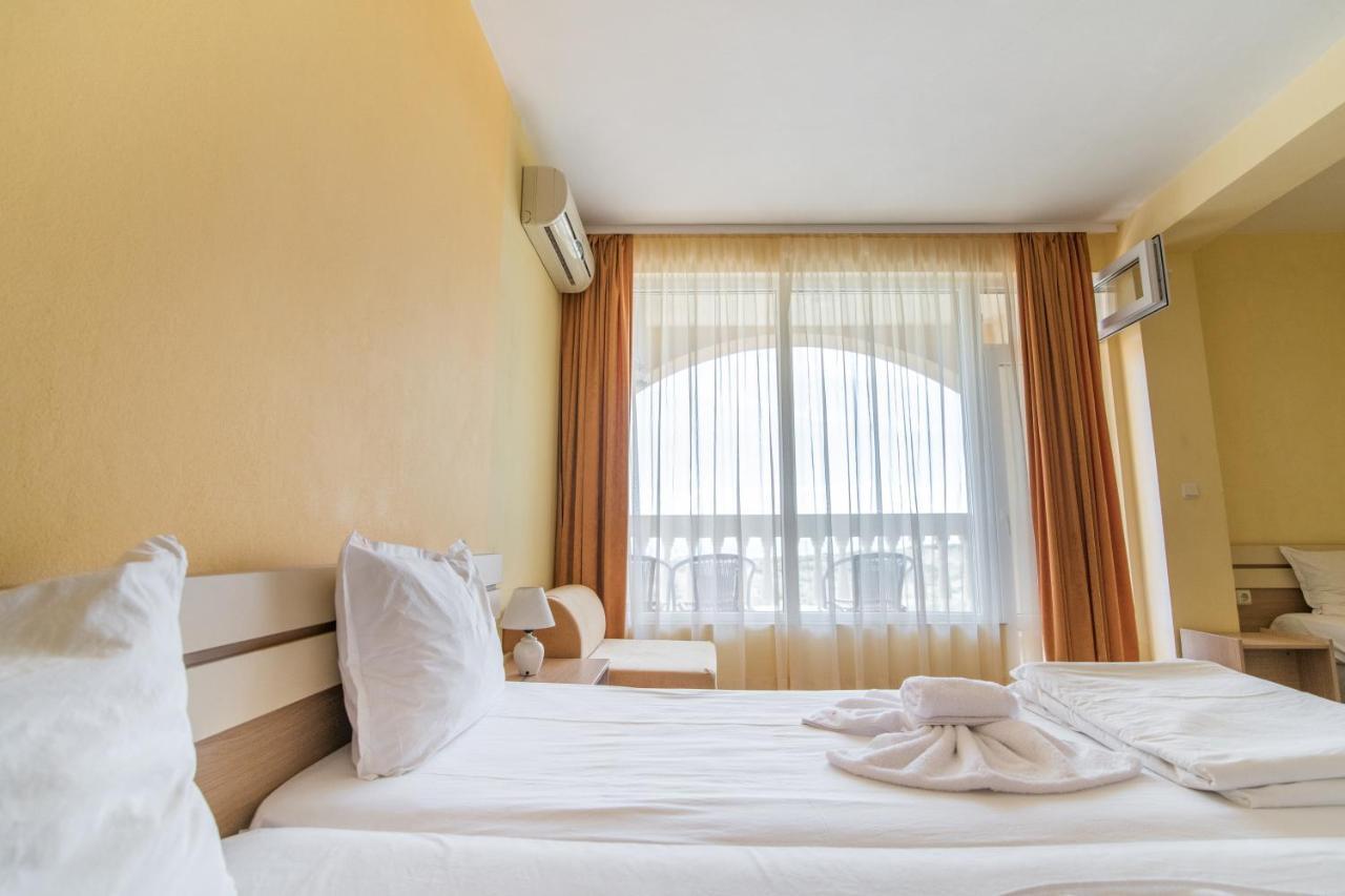 Тропикана Hotel Primorsko Exterior foto