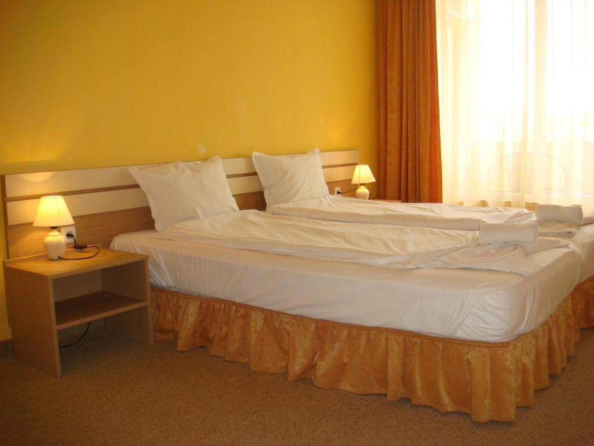 Тропикана Hotel Primorsko Exterior foto